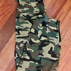 New w/Tags Fashion Nova Camo Cargo Joggers Large